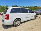 2016 Chrysler Town & Country Touring White vin: 2C4RC1BG9GR188161