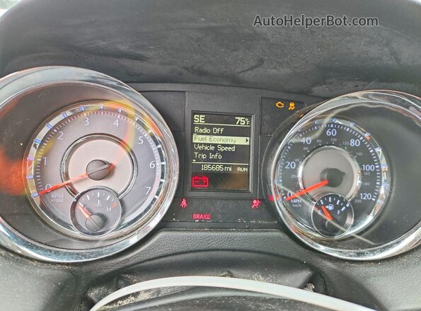 2C4RC1BG9GR287739 2016 CHRYSLER TOWN Бордовый Вид щитка приборов