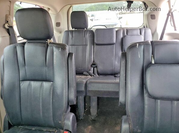 2C4RC1BG9GR287739 2016 CHRYSLER TOWN Бордовый Вид задних сидений