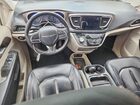 2017 Chrysler Pacifica Touring L White vin: 2C4RC1BG9HR809366