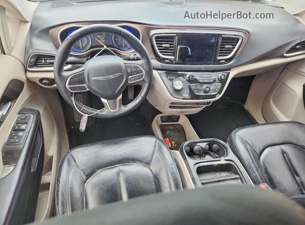 2C4RC1BG9HR809366 2017 CHRYSLER PACIFICA White Առջևի վահանակի տեսք