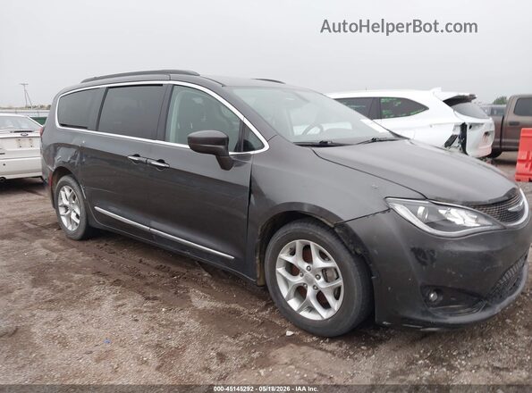 2C4RC1BG9HR810470 2017 CHRYSLER PACIFICA Серый Вид спереди
