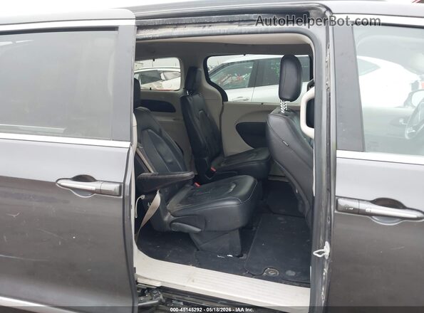 2C4RC1BG9HR810470 2017 CHRYSLER PACIFICA Серый Вид наклейки с VIN-кодом
