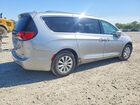 2018 Chrysler Pacifica Touring L Silver vin: 2C4RC1BG9JR322738