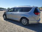 2018 Chrysler Pacifica Touring L Silver vin: 2C4RC1BG9JR322738