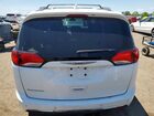 2018 Chrysler Pacifica Touring L White vin: 2C4RC1BG9JR352287