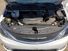 2018 Chrysler Pacifica Touring L White vin: 2C4RC1BG9JR352287
