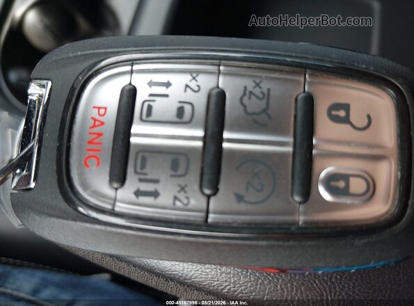 2C4RC1BGXSR554718 2025 CHRYSLER PACIFICA Серый Вид панели приборов