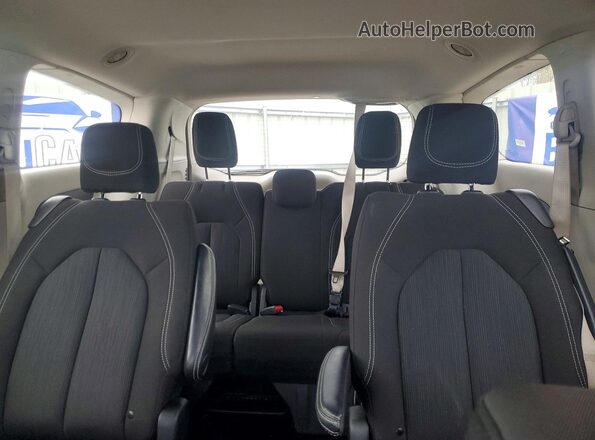 2C4RC1CG0PR524696 2023 CHRYSLER VOYAGER Белый Вид задних сидений