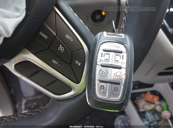 2C4RC1CG3NR218640 2022 CHRYSLER VOYAGER Black Widok deski rozdzielczej