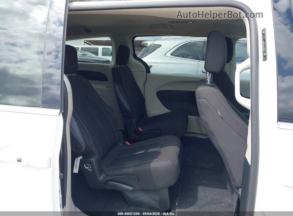 2C4RC1CG3PR616563 2023 CHRYSLER VOYAGER White Widok naklejki z numerem VIN