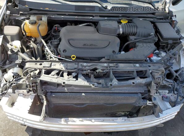 2C4RC1CG4NR163292 2022 CHRYSLER VOYAGER Серебряный Вид подкапотного пространства