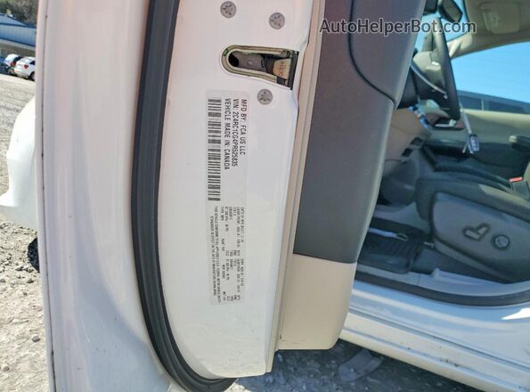 2C4RC1CG4PR525835 2023 CHRYSLER VOYAGER White Widok naklejki z numerem VIN