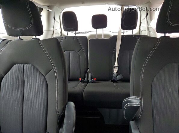 2C4RC1CG4RR105916 2024 CHRYSLER VOYAGER Белый Вид задних сидений