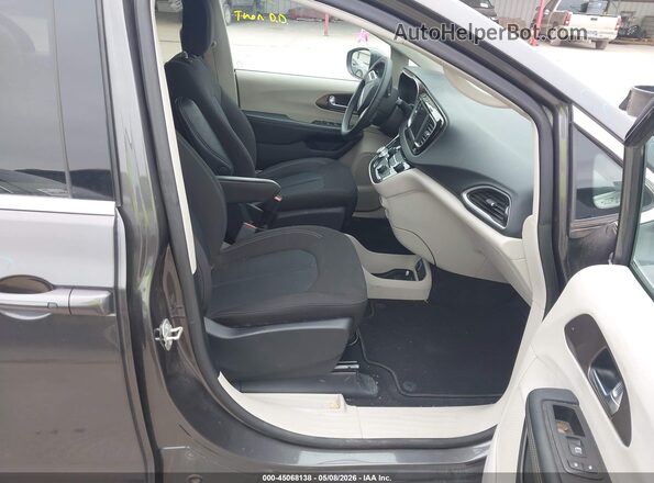 2C4RC1CG6PR563762 2023 CHRYSLER VOYAGER Серый Вид салона спереди