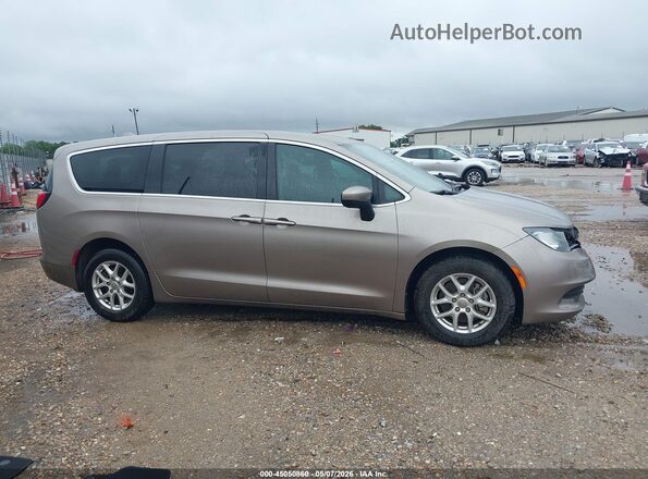 2C4RC1CG7HR622027 2017 CHRYSLER PACIFICA Бежевый Вид задней части салона