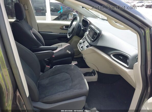 2C4RC1CG8PR529788 2023 CHRYSLER VOYAGER Gray Вид салону спереду