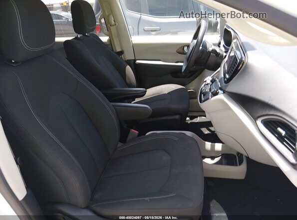 2C4RC1CG8PR567277 2023 CHRYSLER VOYAGER Белый Вид салона спереди