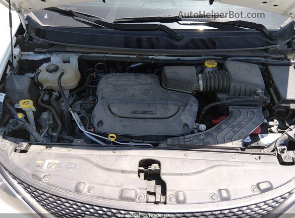 2C4RC1CG8PR567277 2023 CHRYSLER VOYAGER Белый Вид сзади