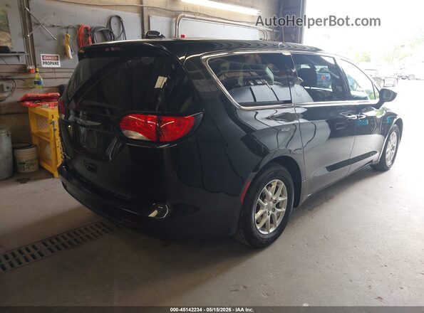 2C4RC1CG9LR237612 2020 CHRYSLER VOYAGER Черный Задняя правая четверть
