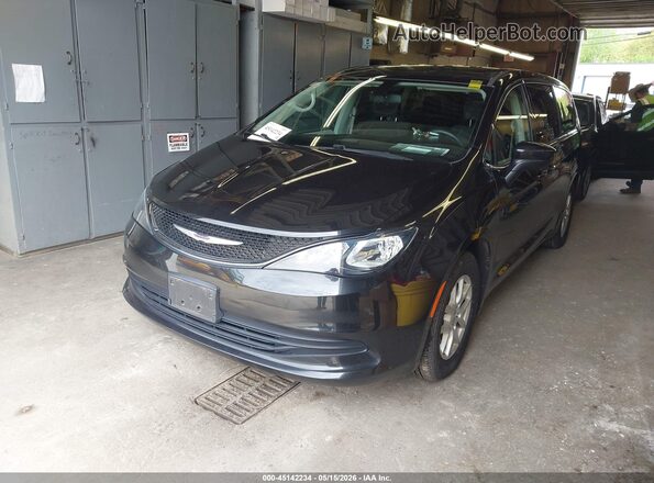 2C4RC1CG9LR237612 2020 CHRYSLER VOYAGER Черный Передняя левая четверть