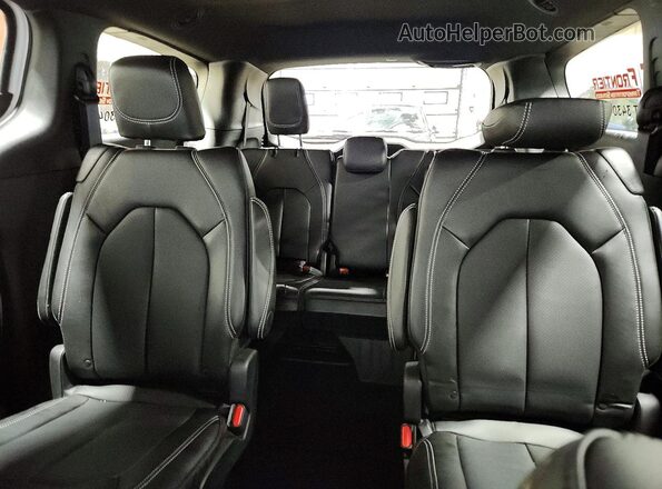 2C4RC1CG9SR608296 2025 CHRYSLER VOYAGER Белый Вид задних сидений