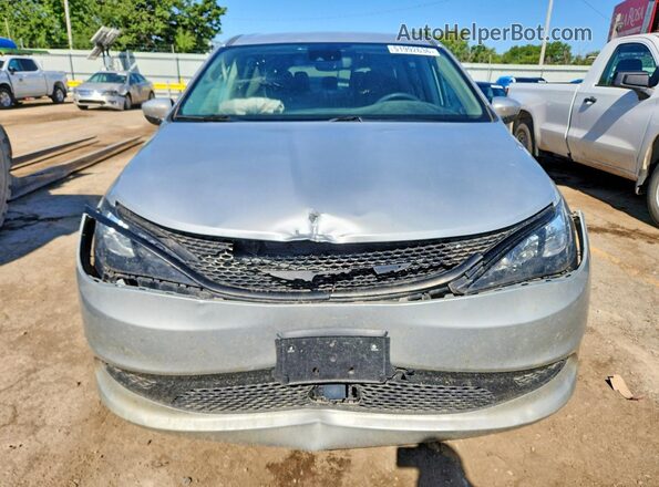 2C4RC1CGXPR530036 2023 CHRYSLER VOYAGER Silver Widok z przodu