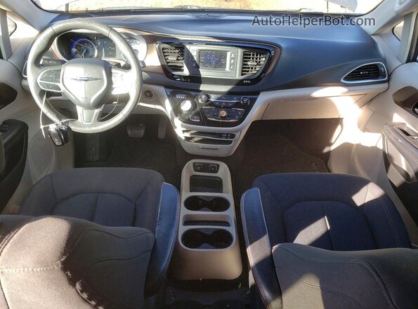 2C4RC1DG1HR832749 2017 CHRYSLER PACIFICA Brown Вид панелі приладів