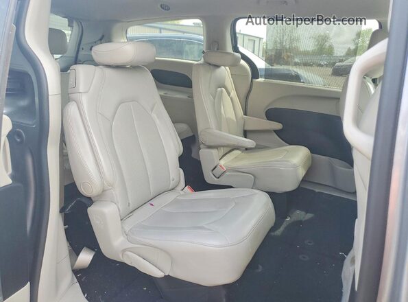 2C4RC1DG4MR506485 2021 CHRYSLER VOYAGER Silver Rear interior view