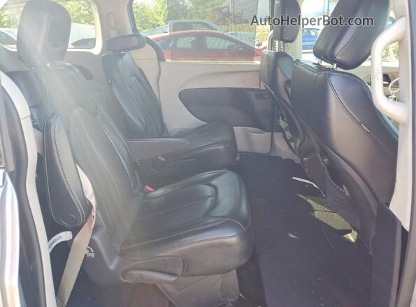 2C4RC1DG4MR512299 2021 CHRYSLER VOYAGER Silver Widok wnętrza z tyłu