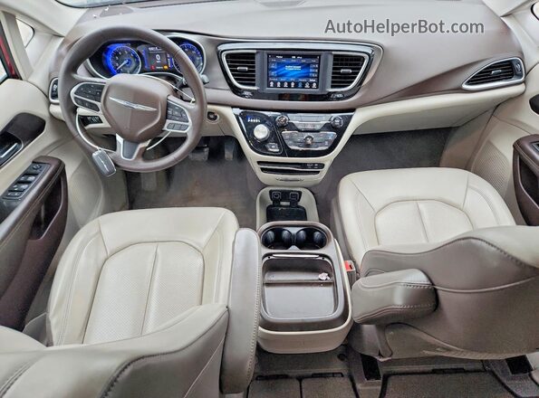 2C4RC1DG6LR262675 2020 CHRYSLER VOYAGER Бордовый Вид панели приборов