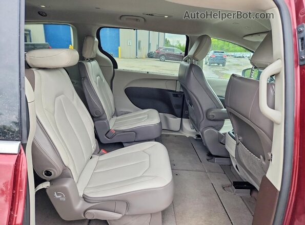 2C4RC1DG6LR262675 2020 CHRYSLER VOYAGER Бордовый Вид задней части салона