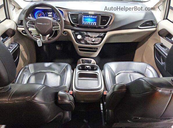 2C4RC1DG8LR260846 2020 CHRYSLER VOYAGER Silver Вид панелі приладів
