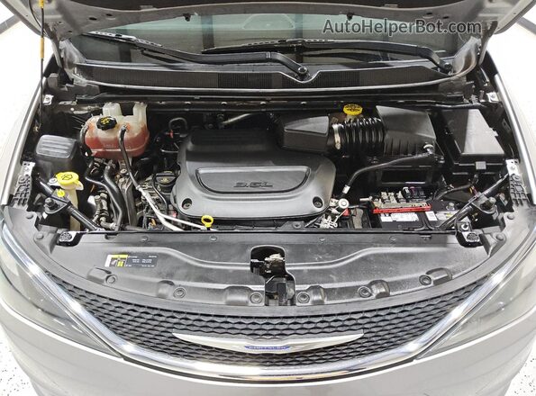 2C4RC1DG8LR260846 2020 CHRYSLER VOYAGER Silver 