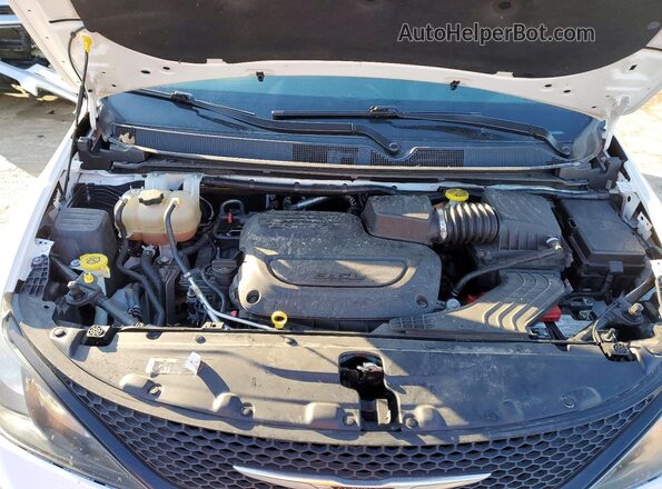 2C4RC1DG8MR568228 2021 CHRYSLER VOYAGER Белый Вид задней части салона