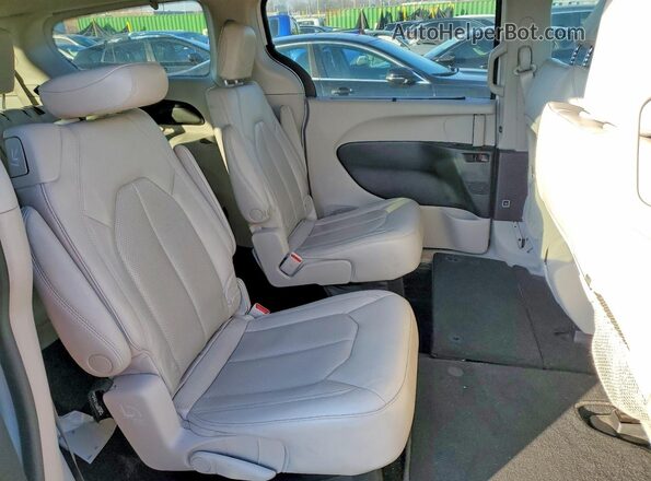 2C4RC1DG8MR568228 2021 CHRYSLER VOYAGER Белый Вид задних сидений
