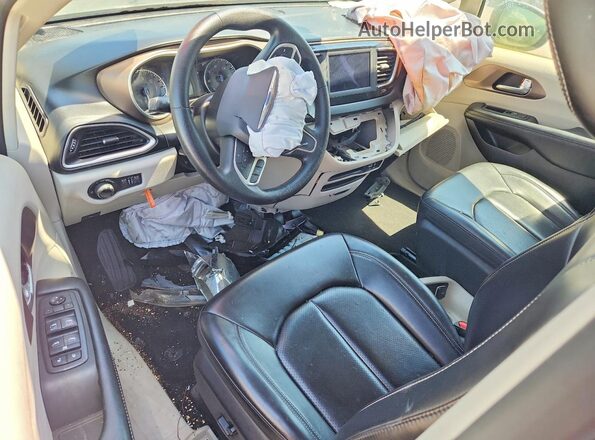 2C4RC1DG9LR182268 2020 CHRYSLER VOYAGER White Widok deski rozdzielczej