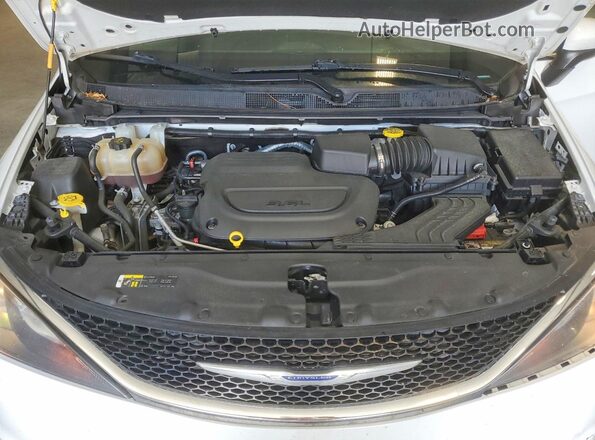 2C4RC1DGXLR156665 2020 CHRYSLER VOYAGER White Widok komory silnika