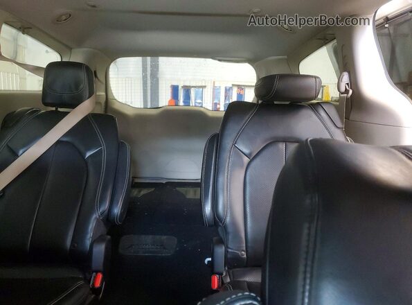 2C4RC1DGXLR156665 2020 CHRYSLER VOYAGER White Widok tylnych siedzeń