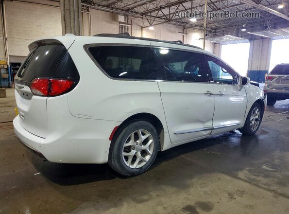 2C4RC1EG1HR660169 2017 CHRYSLER PACIFICA White Tył prawy