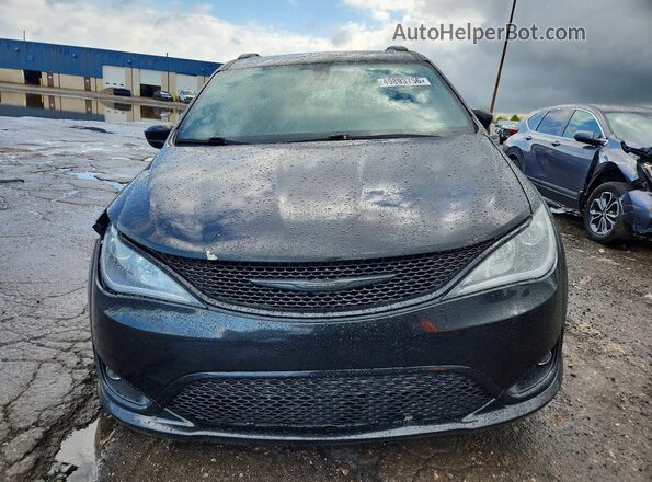 2C4RC1EG1JR237579 2018 CHRYSLER PACIFICA Черный Вид спереди