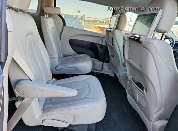 2C4RC1EG2HR528540 2017 CHRYSLER PACIFICA Gray უკანა სალონის ხედი