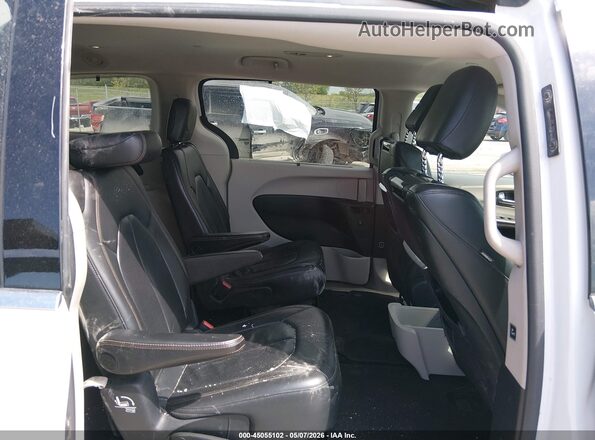 2C4RC1EG2HR622319 2017 CHRYSLER PACIFICA Белый Вид наклейки с VIN-кодом
