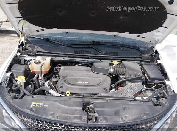 2C4RC1EG2HR622319 2017 CHRYSLER PACIFICA Белый Вид сзади