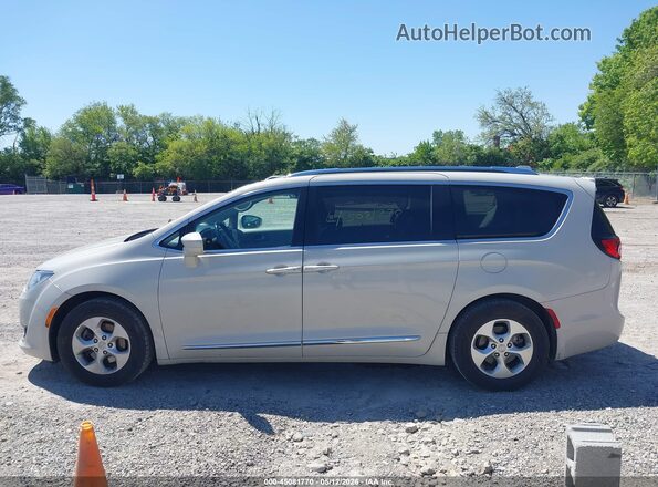 2C4RC1EG2HR839482 2017 CHRYSLER PACIFICA Белый Панорамный вид салона 360°