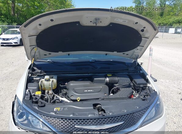 2C4RC1EG2HR839482 2017 CHRYSLER PACIFICA Белый Вид сзади
