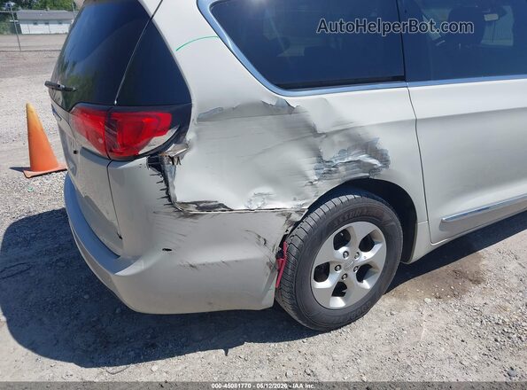 2C4RC1EG2HR839482 2017 CHRYSLER PACIFICA Белый Вид спереди