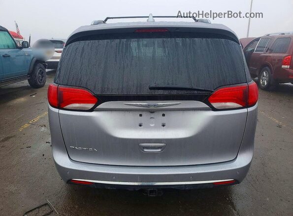 2C4RC1EG2HR846805 2017 CHRYSLER PACIFICA Серебряный Вид сзади