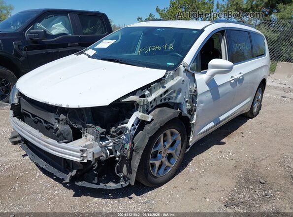 2C4RC1EG3HR578797 2017 CHRYSLER PACIFICA Белый Передняя левая четверть
