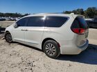 2019 Chrysler Pacifica Touring L Plus White vin: 2C4RC1EG3KR615774